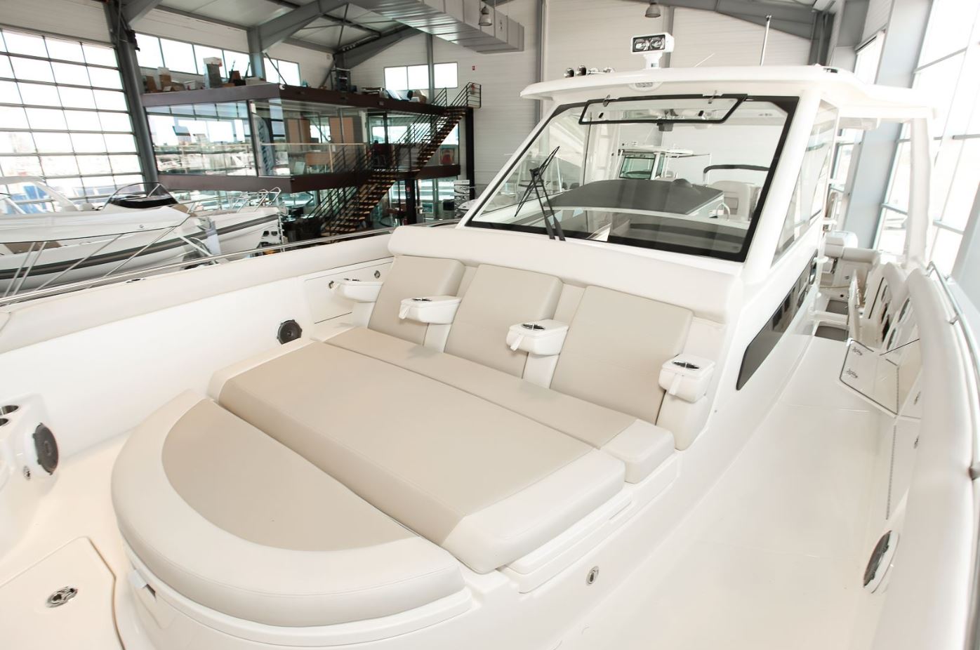BostonWhaler 420outrage03